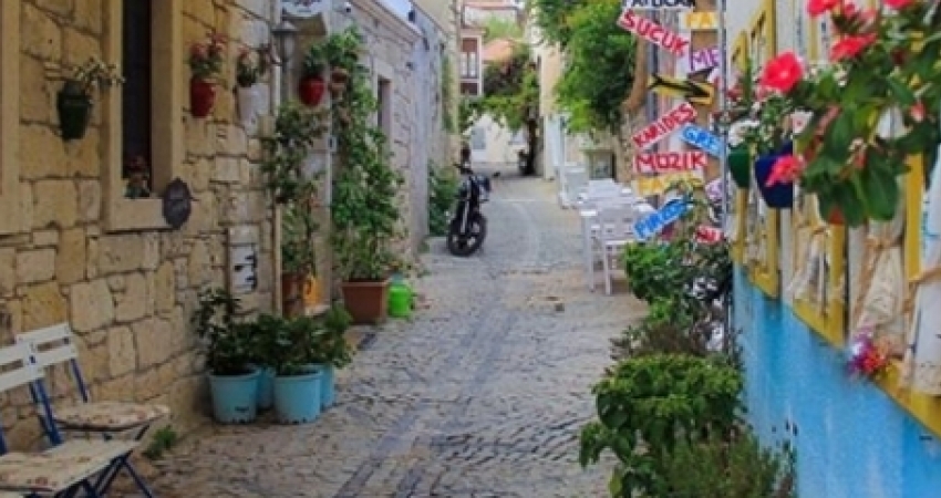 19 MAYIS ÇEŞME & ALAÇATI TURU