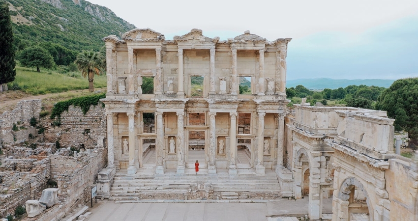 KUŞADASI EFES ŞİRİNCE MERYEMANA TURU